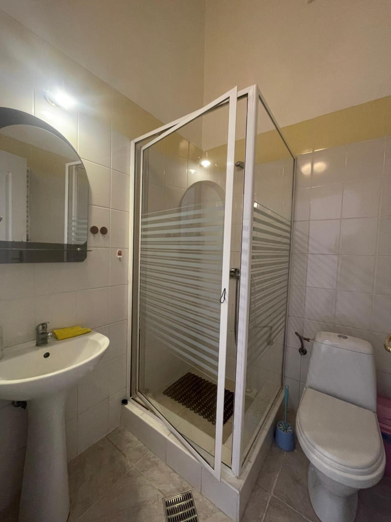 Guest Rooms Leopoli Esterno foto